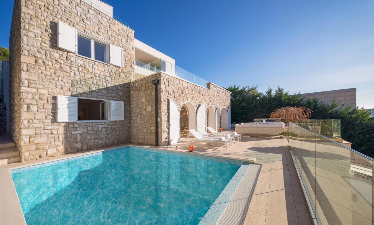 Luxury Seafront Villa Primosten Glamour With Private Pool, Sauna And Gym At The Beach In Primošten Exterior foto